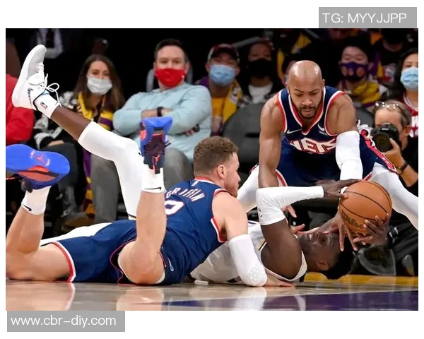 火辣啤酒妹现场助阵湖人曾与格里芬贝克汉姆大儿子有过约会 火辣啤酒妹现场助阵湖人曾与格里芬贝克汉姆大儿子有过约会