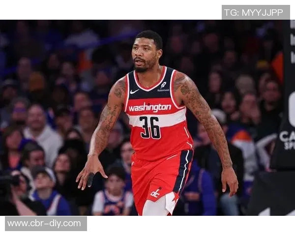 雷迪克点评斯玛特场上对抗激烈认为应增加出手机会提升表现 雷迪克点评斯玛特场上对抗激烈认为应增加出手机会提升表现