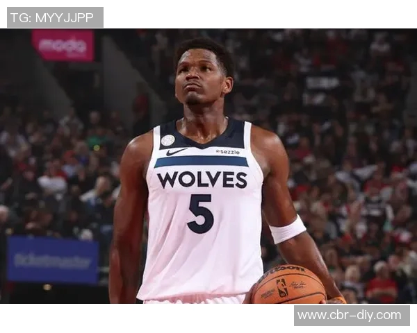 爱德华兹背部痉挛成疑队记透露揭幕战客战开拓者最新动态 爱德华兹背部痉挛成疑队记透露揭幕战客战开拓者最新动态