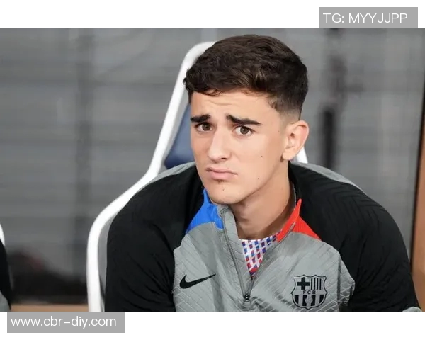 阿尔沙文穿巴萨球衣逛皇马商店引发球迷热议 阿尔沙文穿巴萨球衣逛皇马商店引发球迷热议