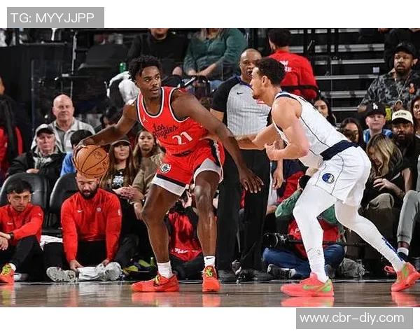 快船决定不执行科比布朗26至27赛季的479万球队选项 快船决定不执行科比布朗26至27赛季的479万球队选项