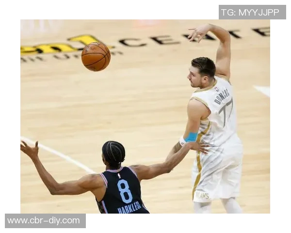 勇士在卡巴配外线阵容中展现绝对优势8分半内打出27-14的精彩表现