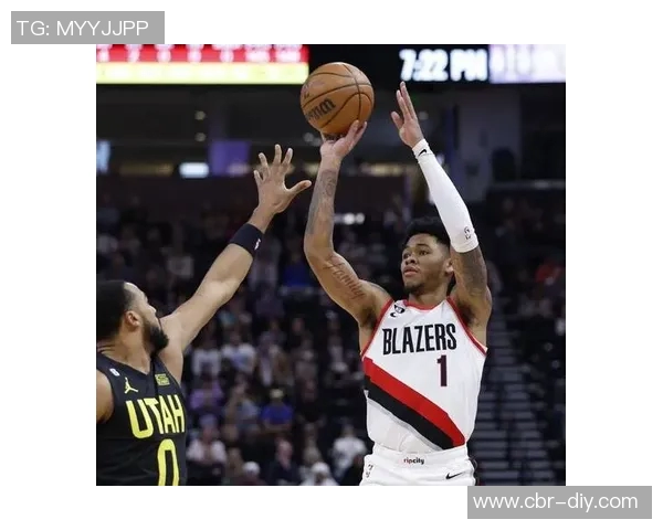 安芬尼西蒙斯半场表现惊艳8中6三分5中3独揽16分助球队领先 安芬尼西蒙斯半场表现惊艳8中6三分5中3独揽16分助球队领先