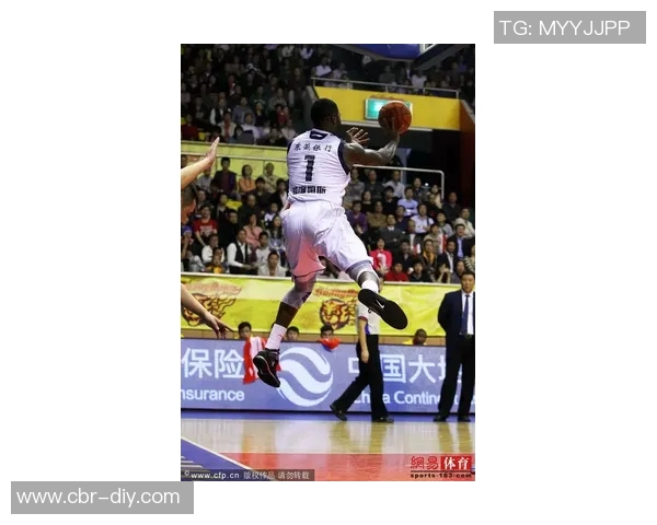 马克西生涯之夜狂砍54分创个人新高助球队大胜展现全能表现 马克西生涯之夜狂砍54分创个人新高助球队大胜展现全能表现