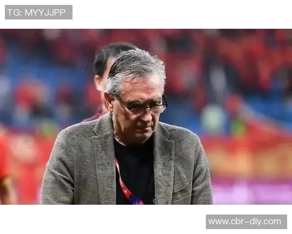 伊万谈战术选择双后腰配置助球队取得佳绩