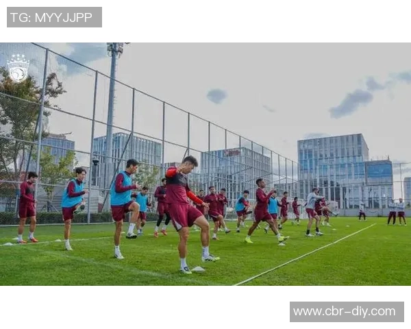 梅州队凭借茹子楠远射小角度破门暂时领先海牛队