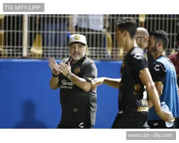 阿根廷传奇球员德尔菲诺宣布退役43岁收官生涯辉煌成就回顾 阿根廷传奇球员德尔菲诺宣布退役43岁收官生涯辉煌成就回顾