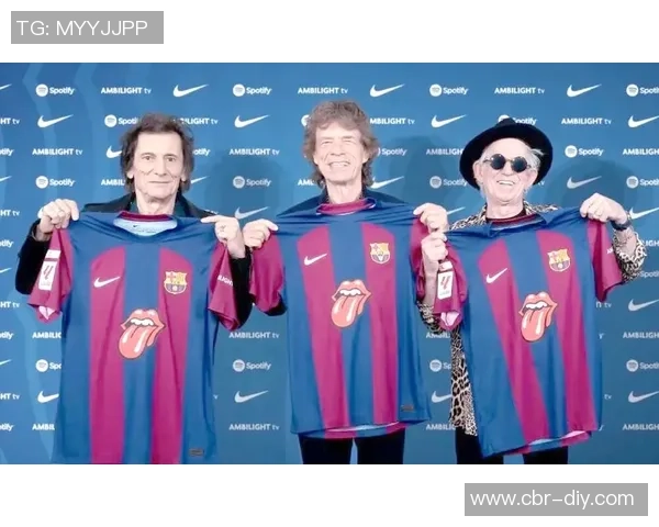 巴萨全新第四球衣发布向2005年经典国家德比致敬 巴萨全新第四球衣发布向2005年经典国家德比致敬