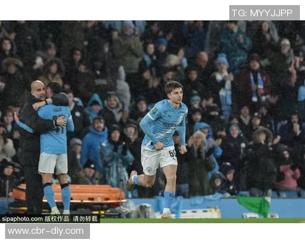 双足神射手塞梅尼奥本赛季已斩获17球左脚8球右脚9球展现全面实力