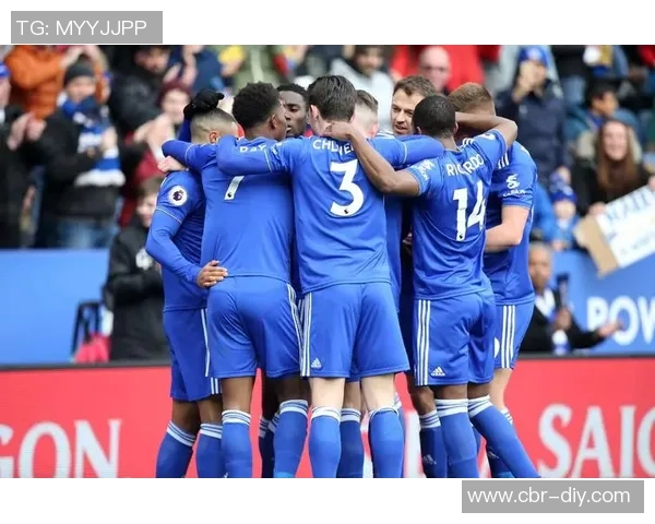 奥特执教首胜喜悦洋溢队员们泼水庆祝难掩激动心情