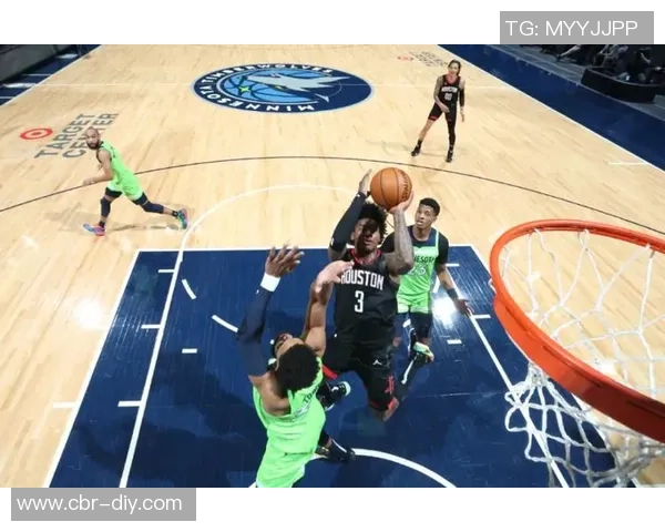 小凯文波特半场表现出色11投8中斩获17分精彩拉杆上篮引发全场欢呼