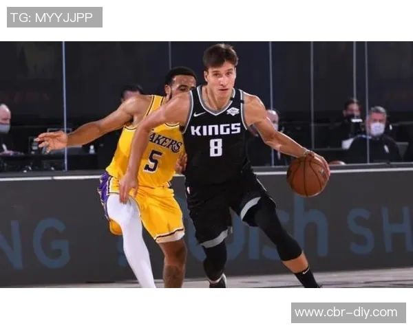 米奇约翰逊:客场挑战增强球队凝聚力与团结精神 米奇约翰逊:客场挑战增强球队凝聚力与团结精神