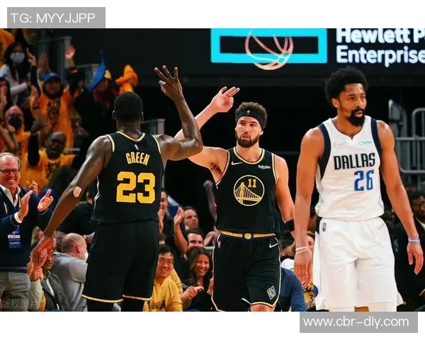 克莱汤普森状态回暖四冠分卫再现神勇下半场三分雨连中六记