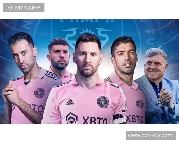 罗贝托与阿尔巴合影留念感慨共度岁月祝福未来一切顺利 罗贝托与阿尔巴合影留念感慨共度岁月祝福未来一切顺利